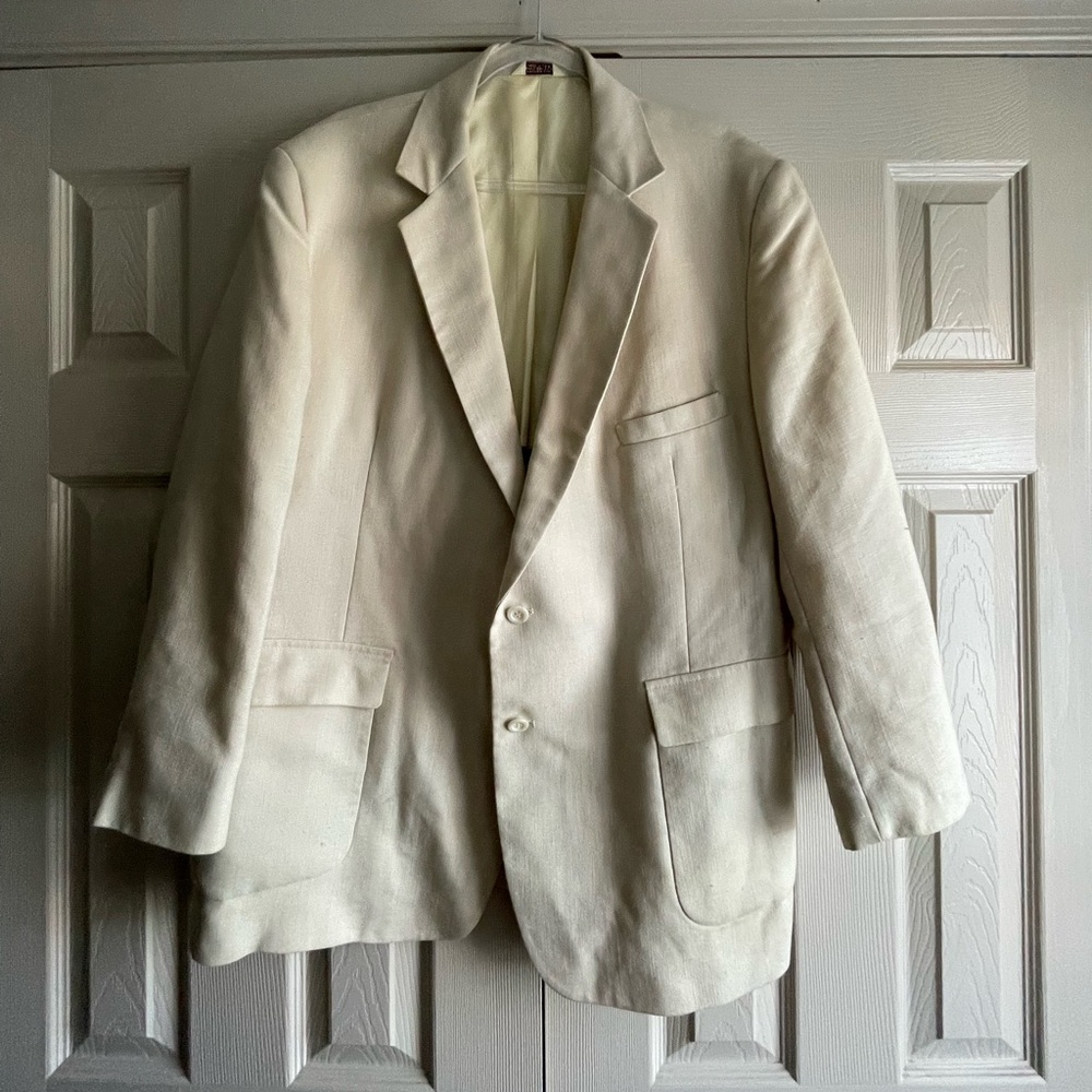 Kirkland Signature Series Cream Men’s Suit, Size 40R